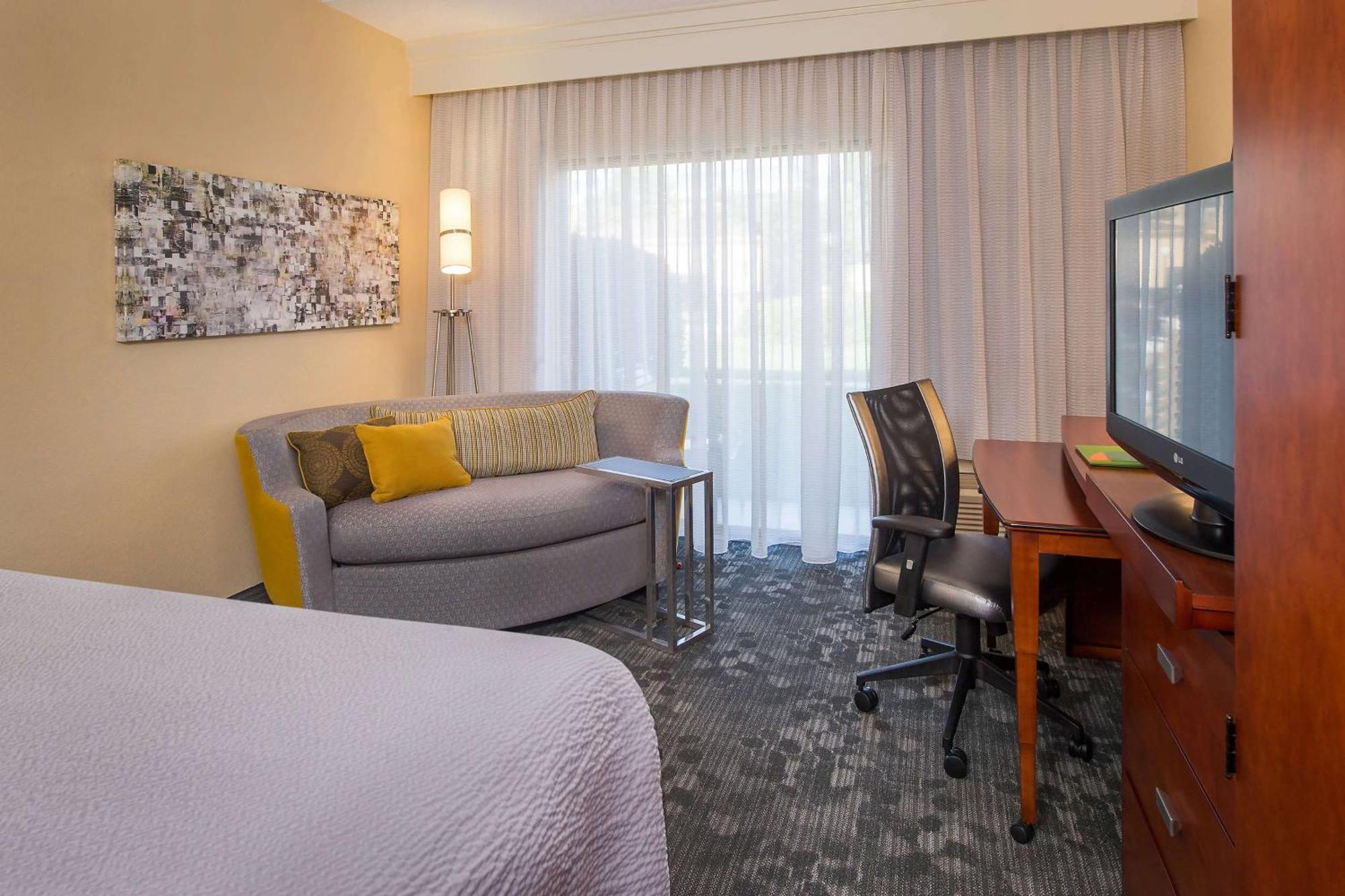 Sonesta Select Charlotte University Research Park Bagian luar foto