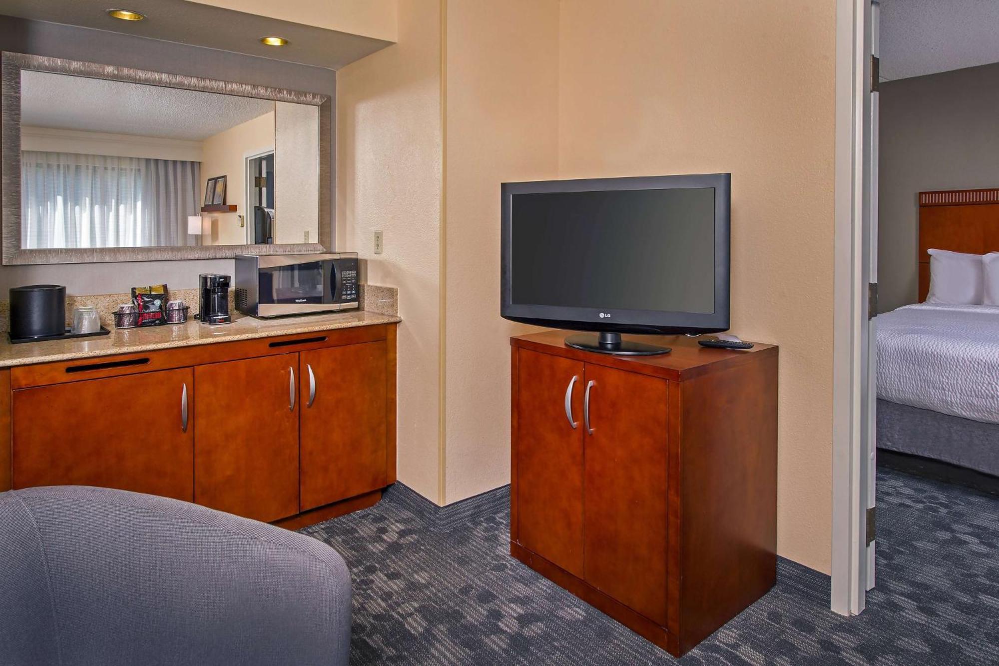Sonesta Select Charlotte University Research Park Bagian luar foto